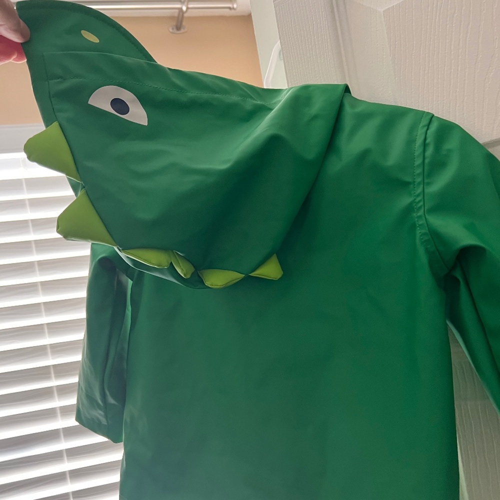Baby /toddlers raincoat  NWOT Dinosaur